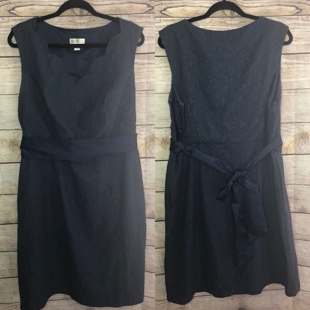 Tevolio navy blue sleeveless dress